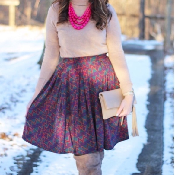 NEW LuLaRoe “Madison” Size S Hidden Pockets Stretchy A-Line Skater Full Skirt - Picture 5 of 8